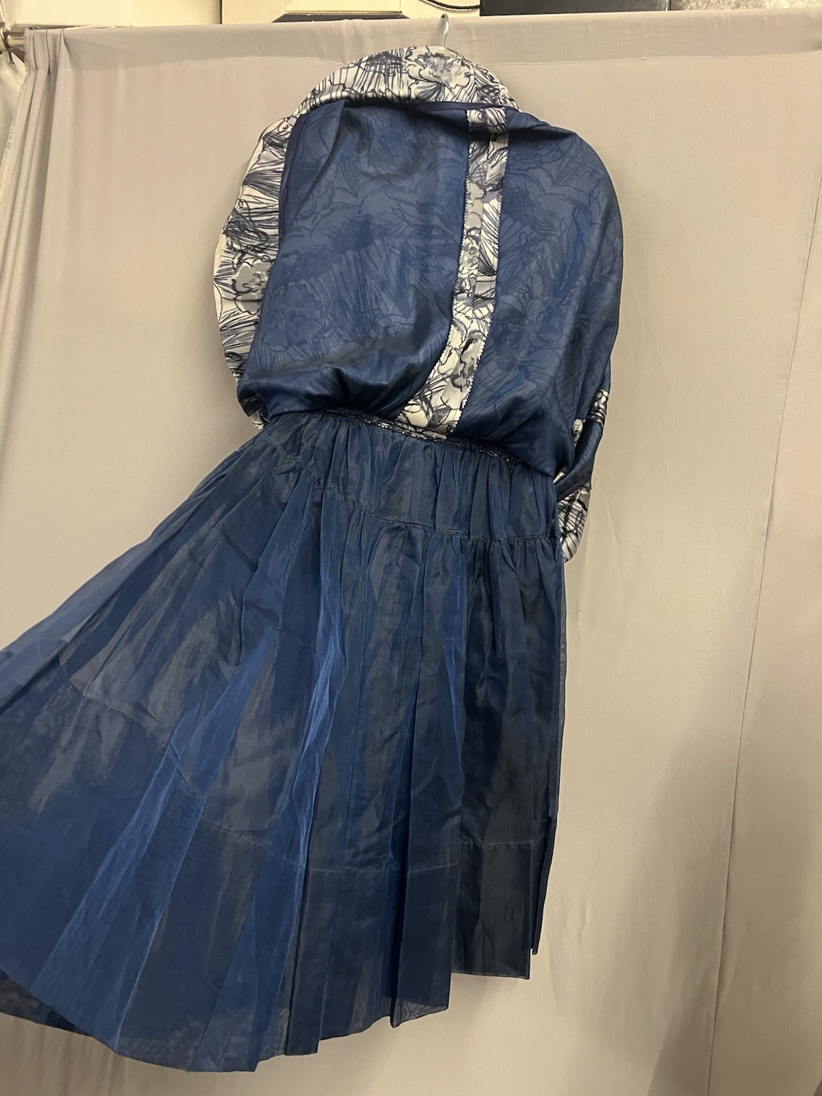 Lovely Printed Silk 1950’s Nettie Rosenstein Dress For Neiman Marcus