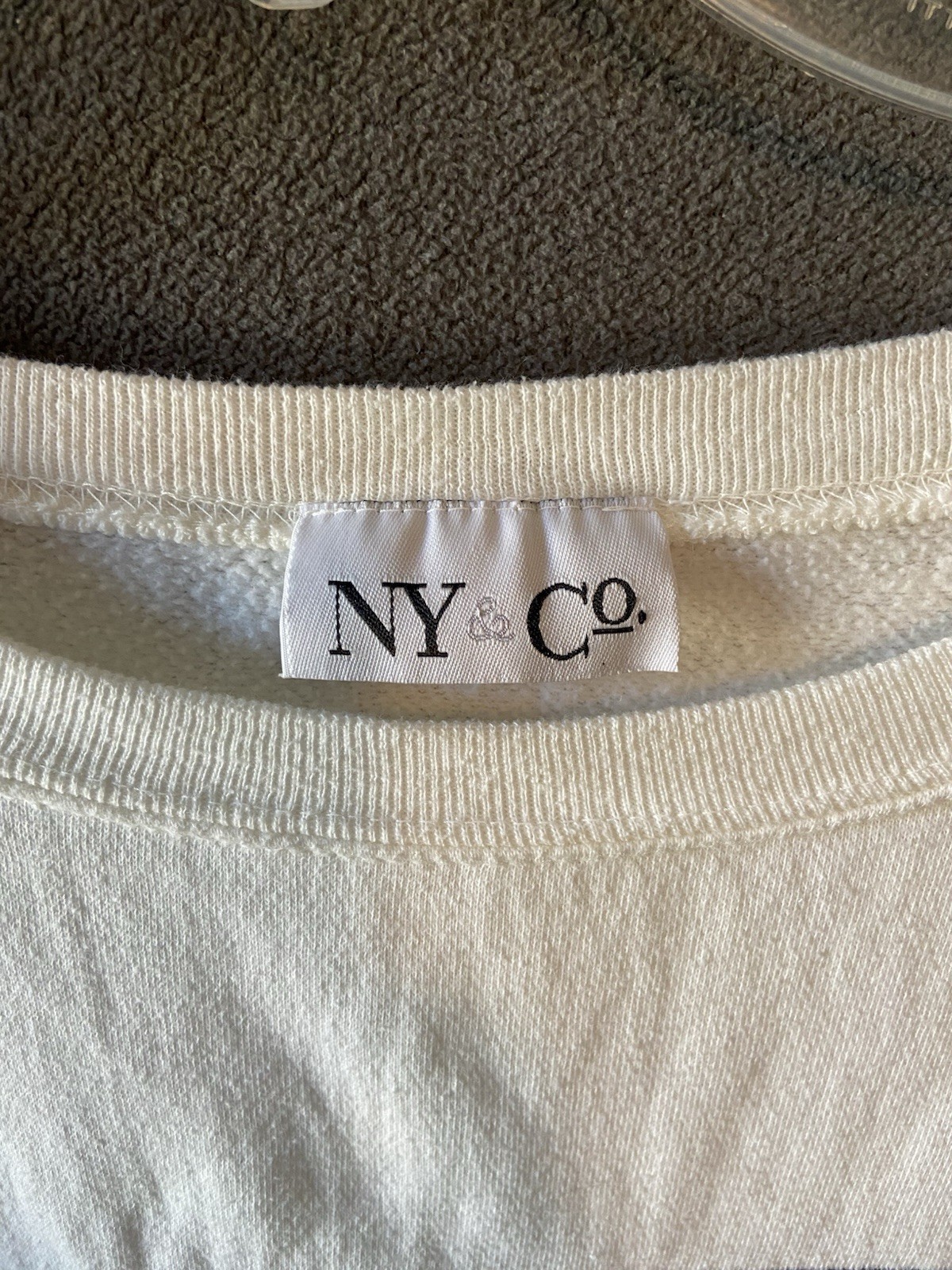 Vintage New York and company white crew neck w black and white logo size large