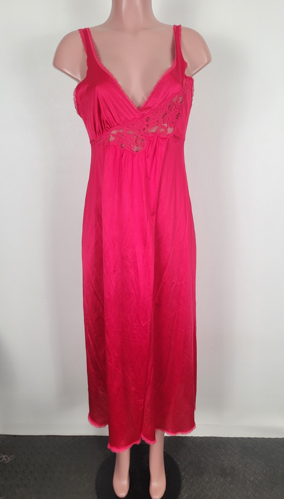 Vintage Vanity Fair Long Nightgown 70s Pink Peekaboo Lace Medium Flowy