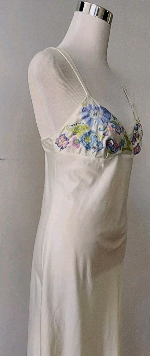 Vtg CRUZ Natori Sz M Long Peniore Nightgown Embroidery Ivory