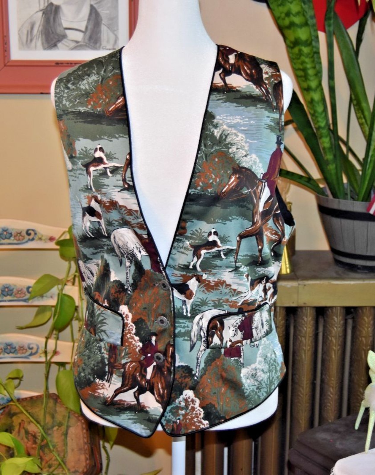Vintage 80s Crazy Horse Liz Equestrian Vest The Hunt Button Back Size Medium
