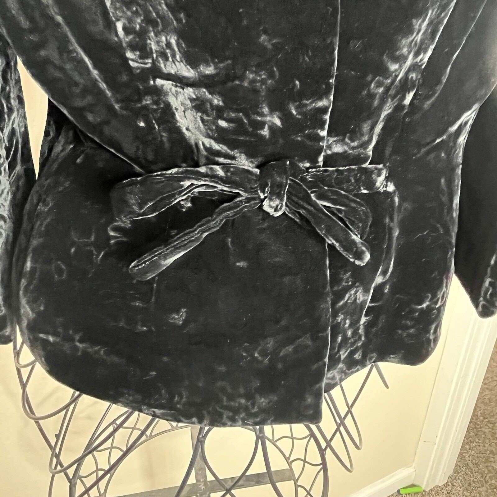 Vintage 1960s SARMI for I MAGNIN Black Embossed Velvet Jacket Women’s Size XS