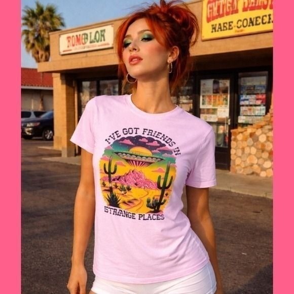 Retro SouthWestern Kitsch Indie Tee Ive Got Friends In Strange Places XL NWOT