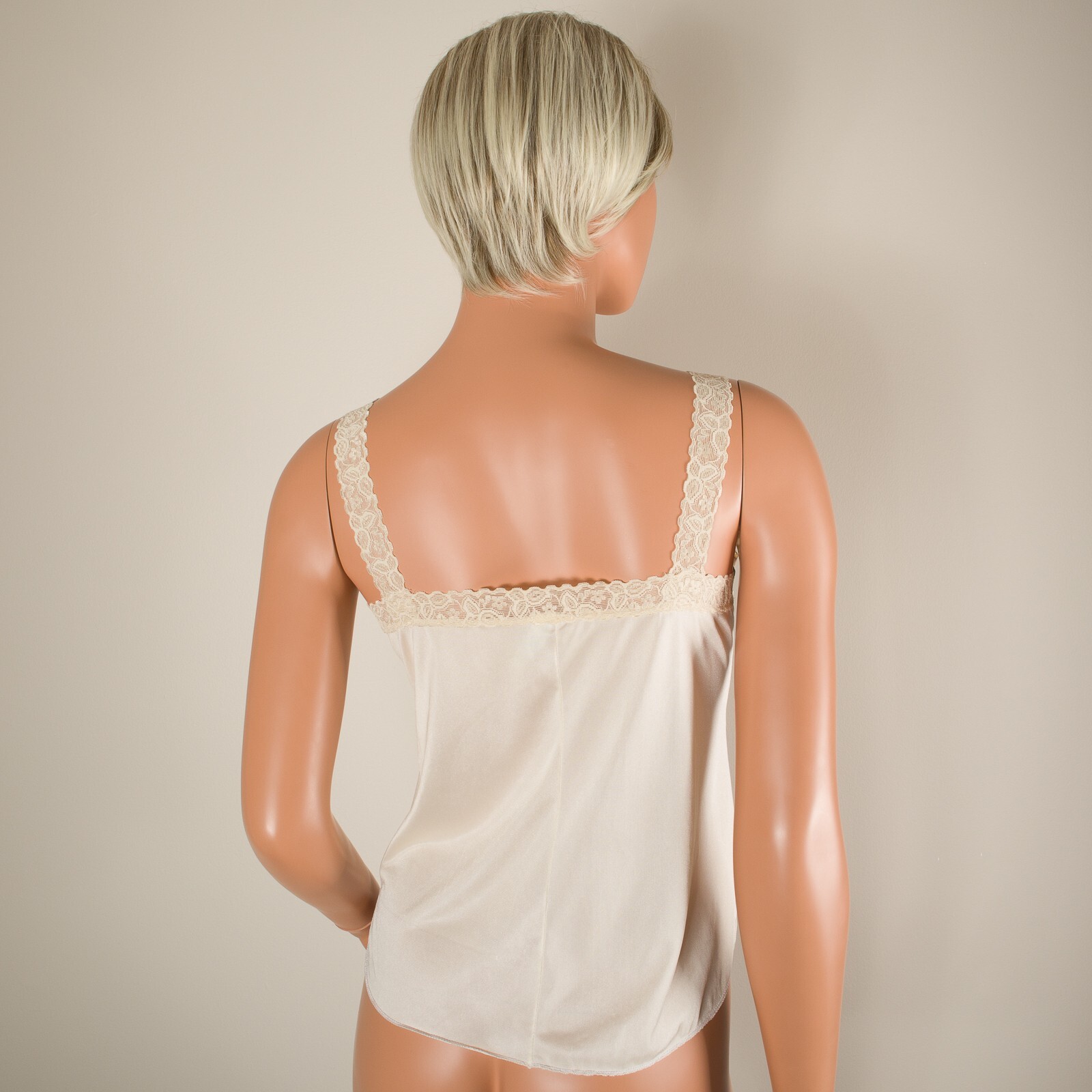 💖 BARI Vintage Size S Ivory Silky Nylon Cami Tank Top Elastic Lace Strap Trim