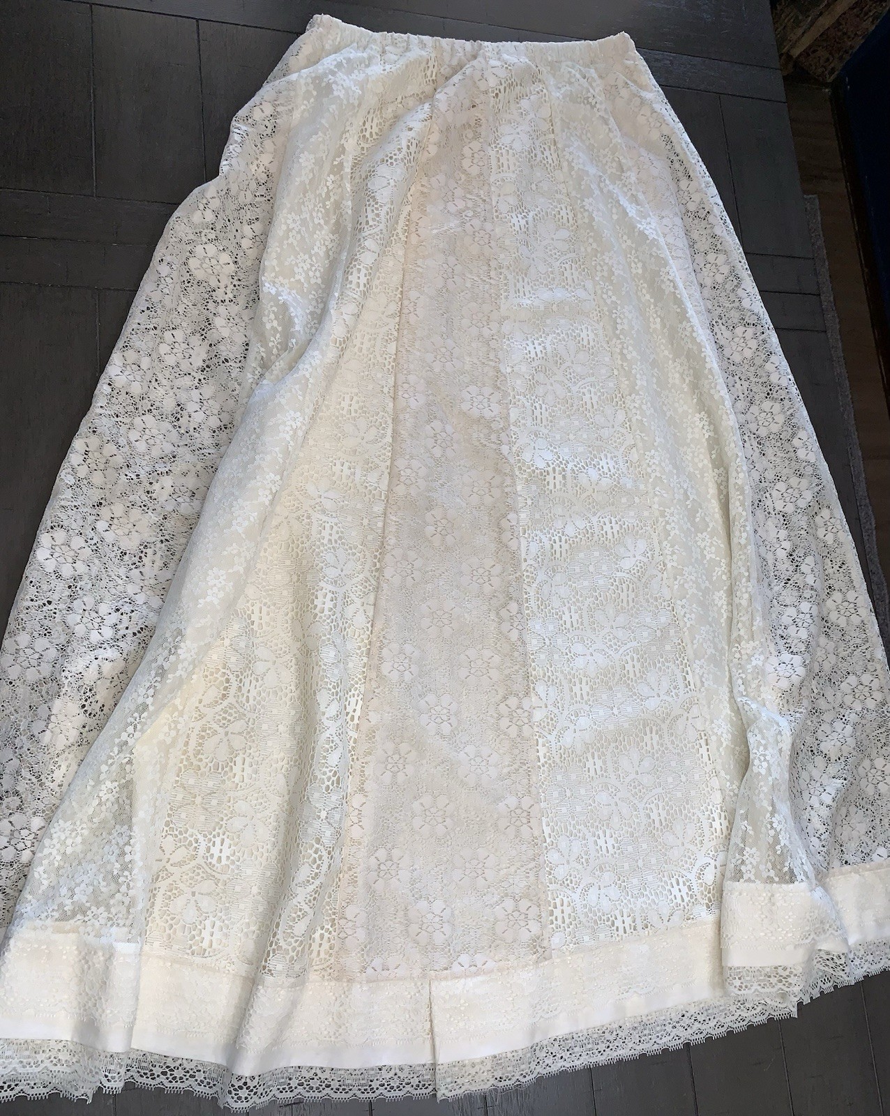B8 VTG S/M Carefree Fashions Lace Long Maxi Full Skirt Bohemian Prairie Festival