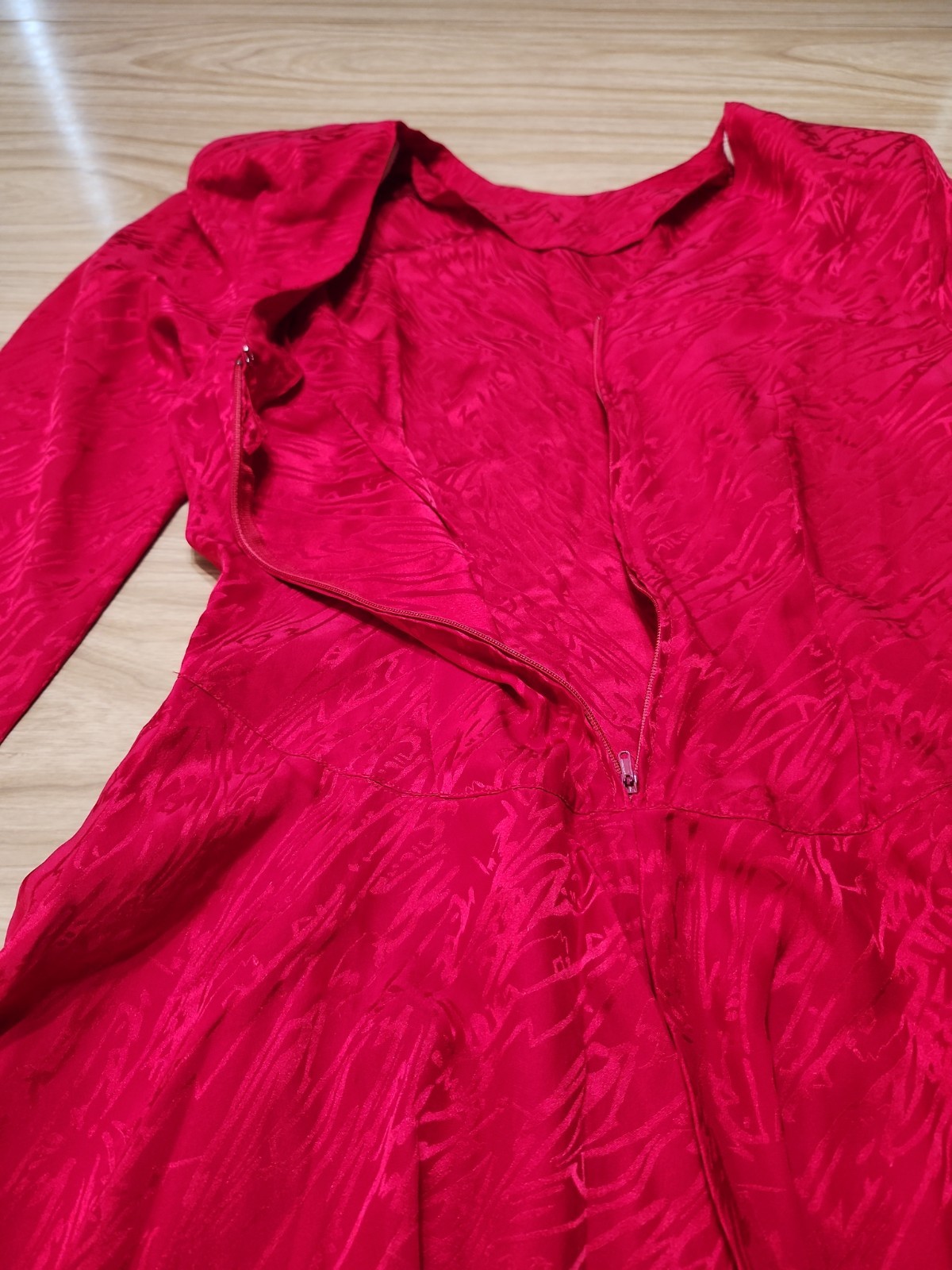 Vintage Ambria Dress 100% Silk Size 6 Peplum Zipper Back Long Sleeves V Back