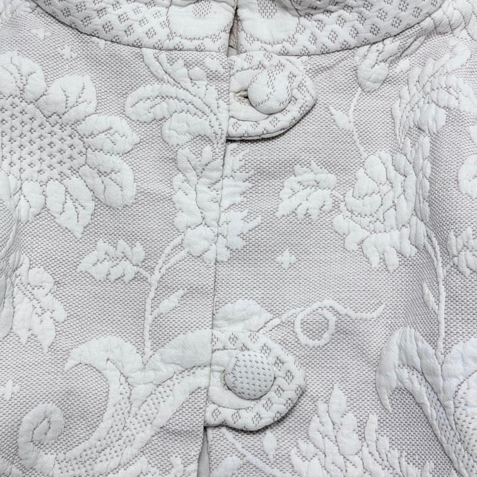 Suzi Beige Floral Quilted Matelasse Jacket Stand Collar Vintage Small Grandma