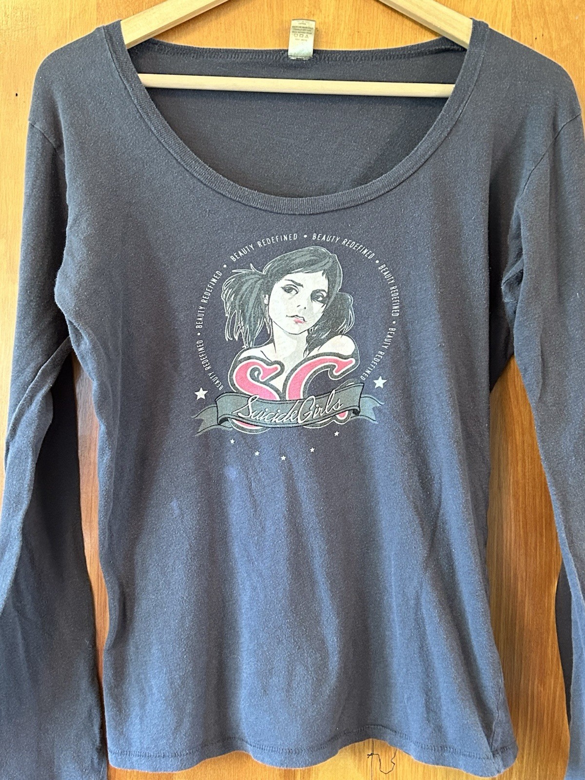 Suicide Girls Long Sleeve T-shirt Women Fitted XL. Vintage Used Beauty Redefined
