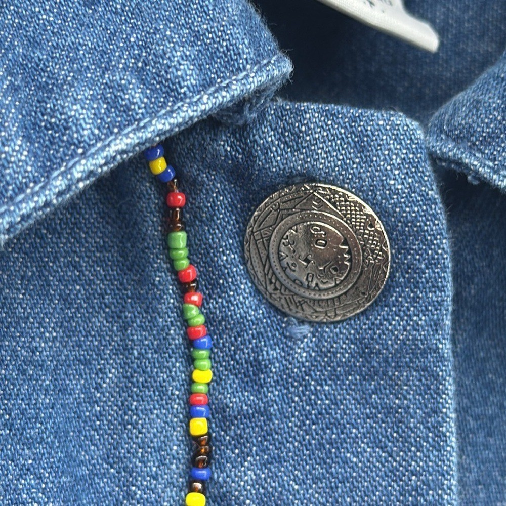 The Eagle’s Eye VTG Native American Denim Button Down Shirt Size Medium