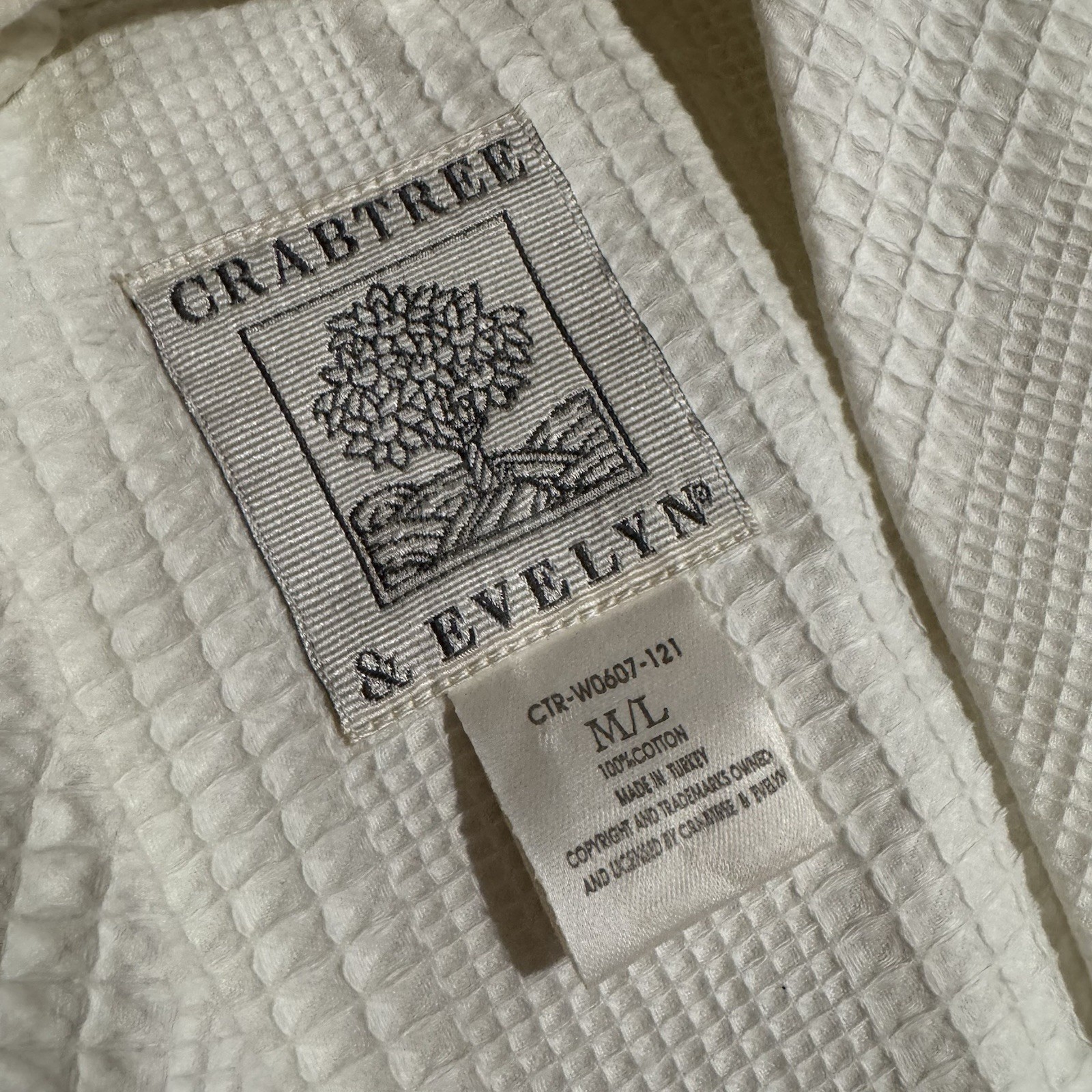 VTG Crabtree & Evelyn Size M/L 100% Cotton Long White Robe Belted Seashell Trim
