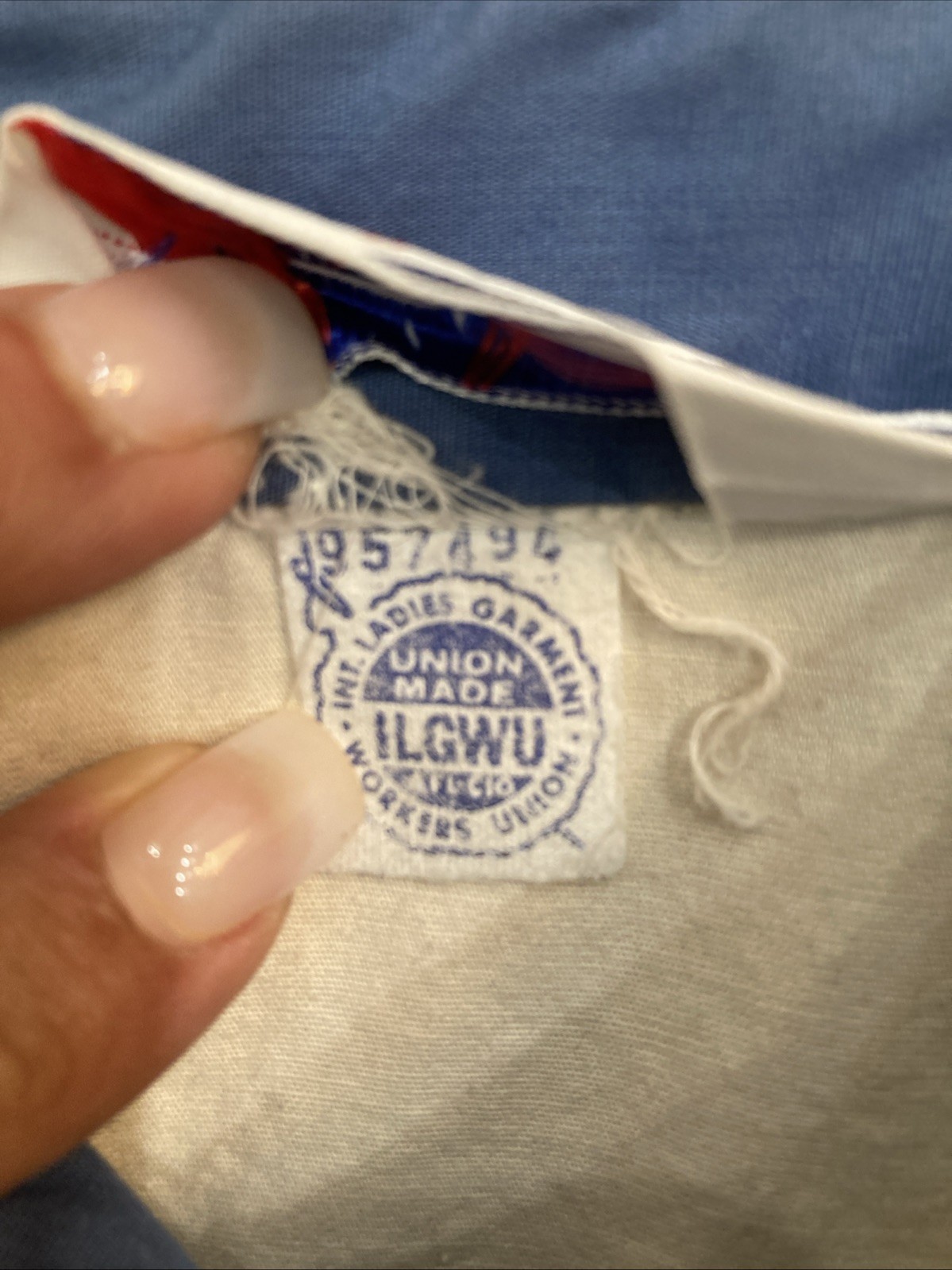 Vintage Union Made Women’s Shirt Blouse 70s 60’s Retro Big Collar Blue Ivory USA