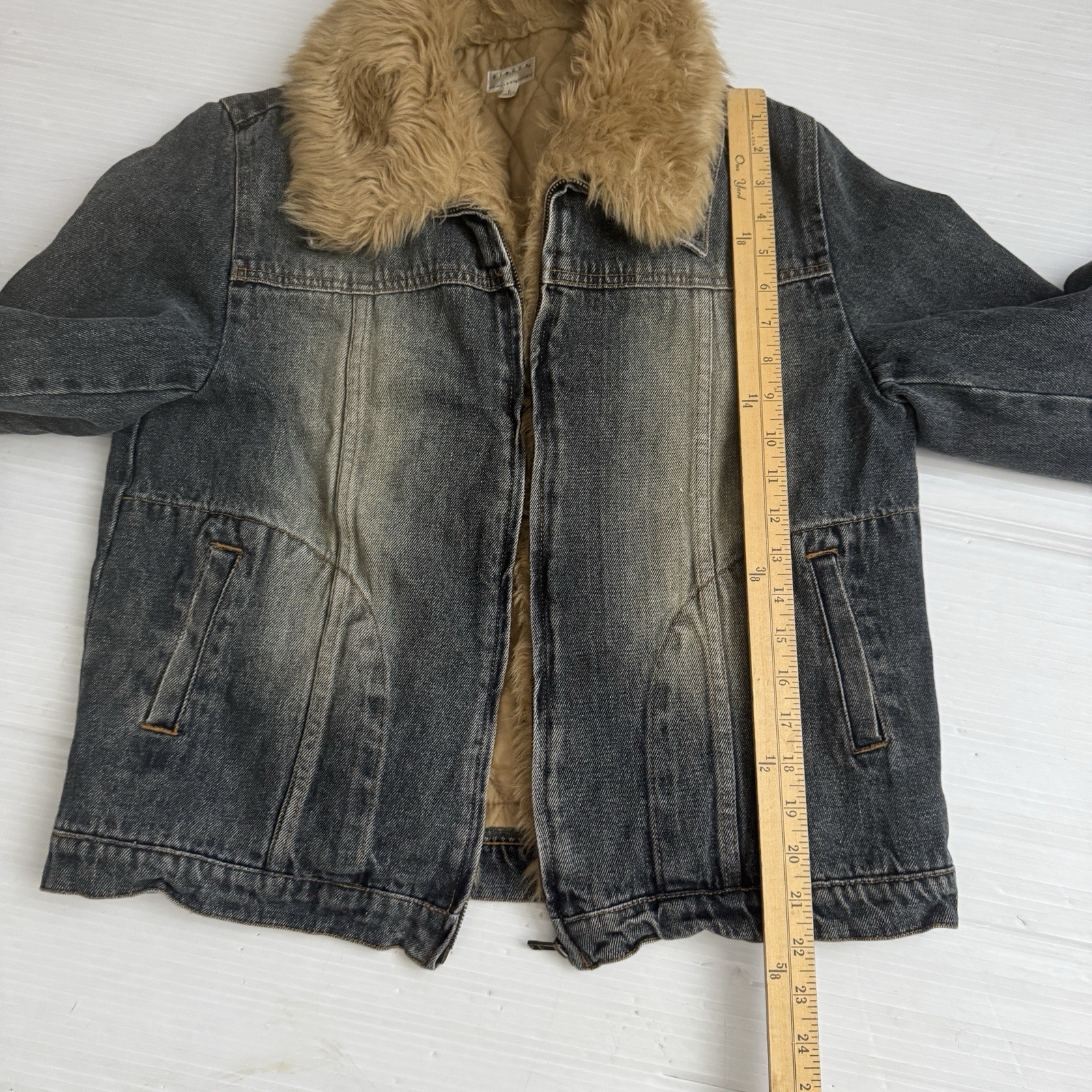 1990s GIACCA Gallery Denim Jacket w/Faux Fur Collar Cuffs Trim Zippered Size L