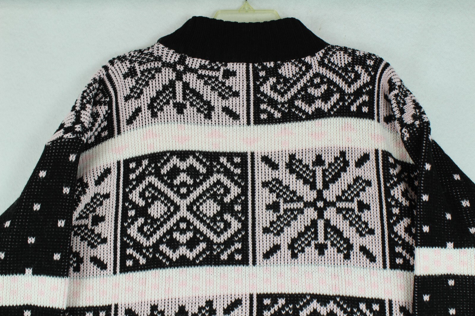 Vintage Croquet Club Women’s Large Sweater Black and Pink With Snowflakes