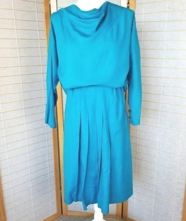 Vintage 100% Silk Two-Piece Set Bright Ocean Blue Nilani 90’s Skirt Set Size 6