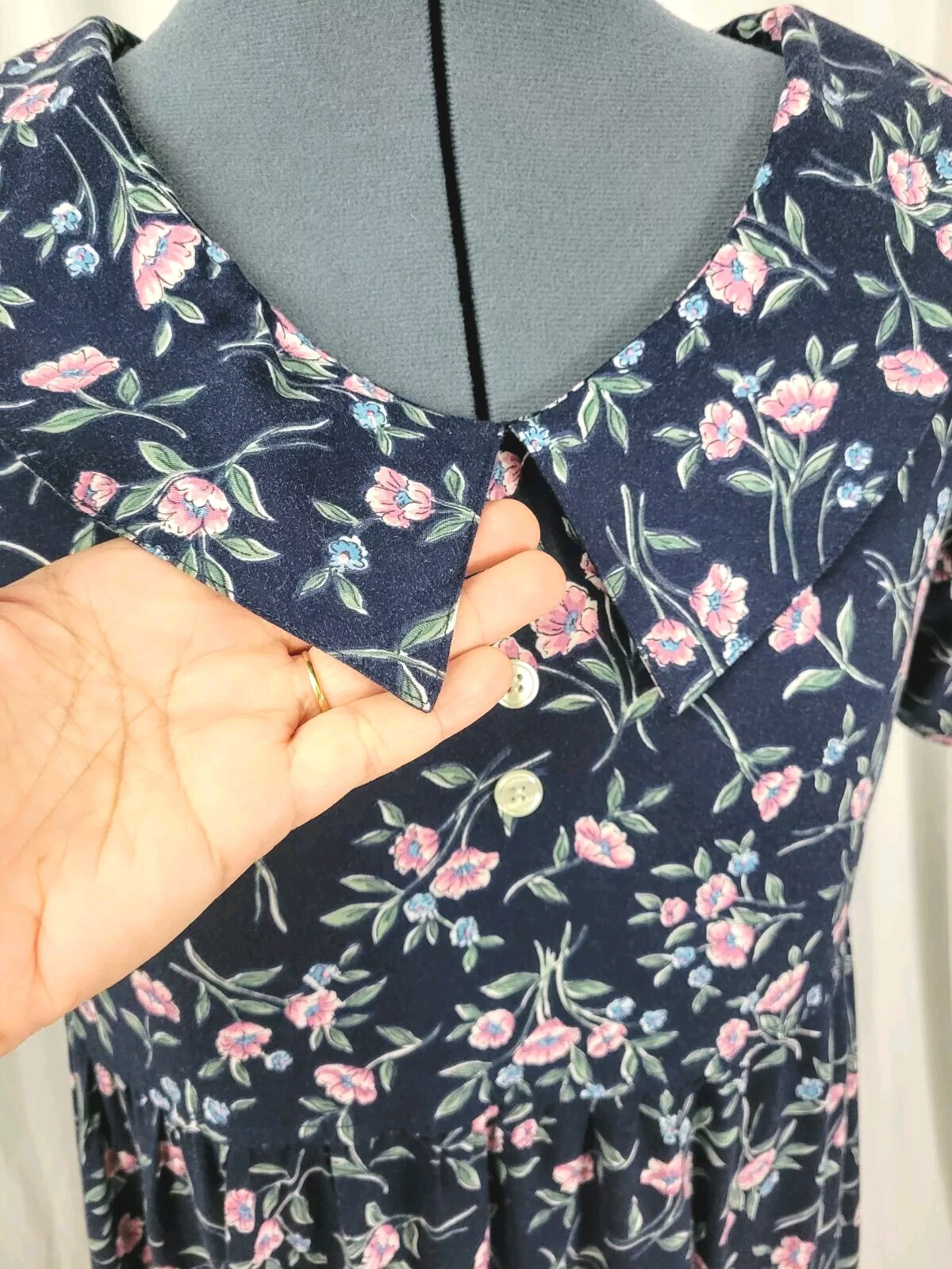 Vtg Ulterior Motives Navy Blue Floral Dress w Raised Waistline & Collar Size M