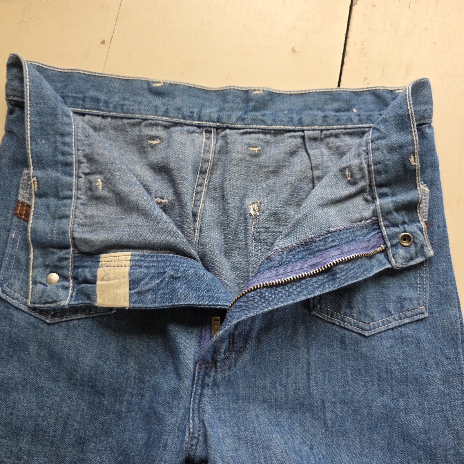 Vintage Maverick 70s Bell Bottom Jeans Blue Denim High Waist Flare USA 13/14