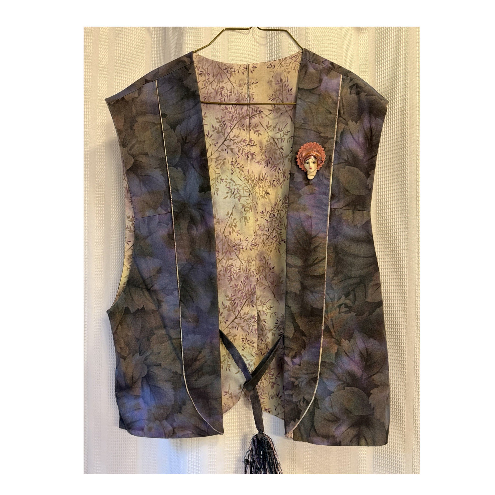 Floral Vest with Tassel, Decorative Brooch, Purple Gray Green