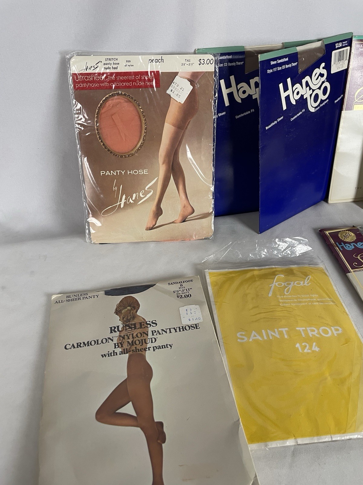 16 PAIR VINTAGE PANTYHOSE! ASSORTED BRANDS/COLORS/SIZES! HANES/PANTY-COMBO/SHEER