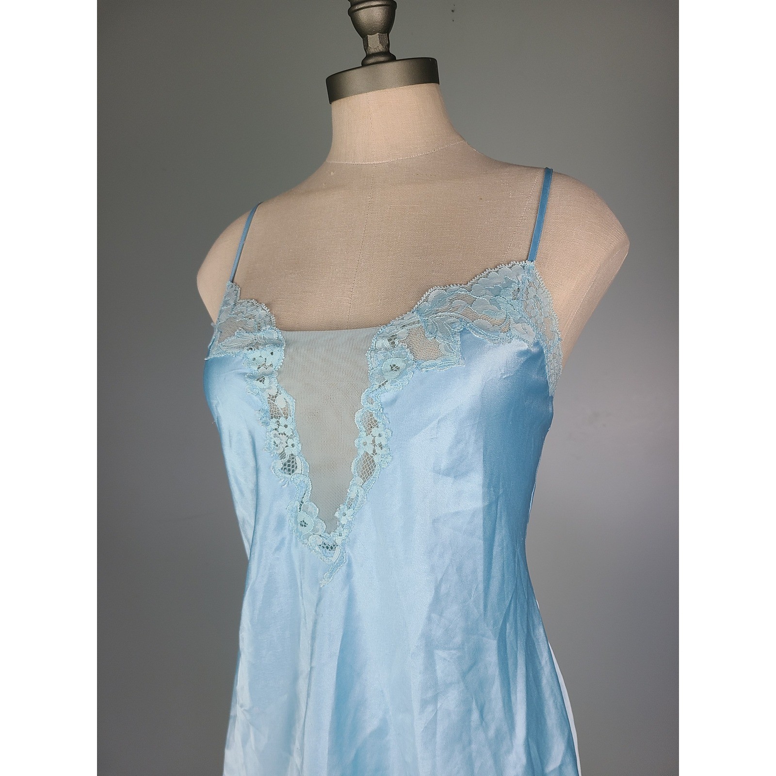 VTG Y2K Victoria’s Secret Sz M Mini Slip Dress Baby Blue Lacy It Girl Coquette