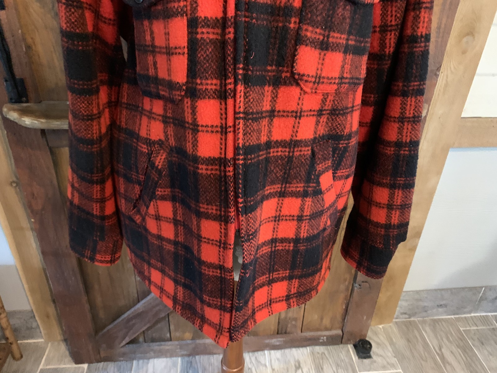 VTG MELTON Red Black Plaid Zippered Jacket Coat Pockets YKK Zipper Size Large