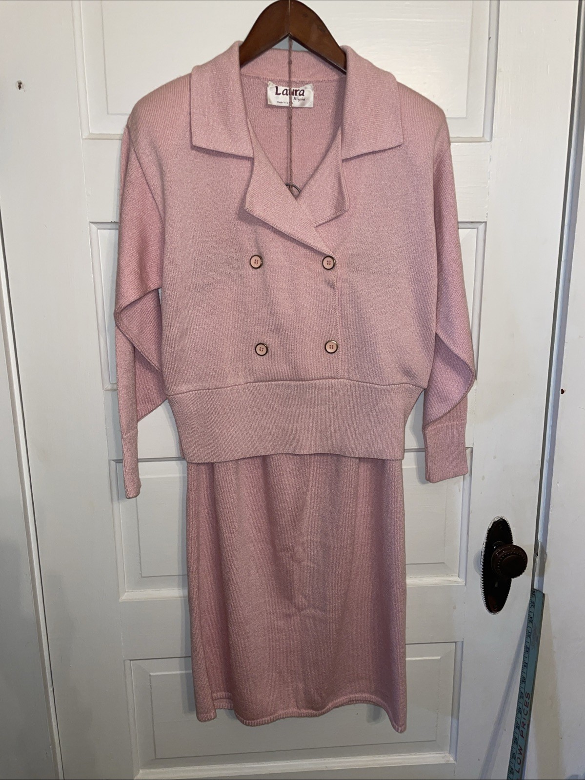 Vintage 2 piece Sweater Set (Skirt & Sweater) Pink Acrylic Buttons Collar 10