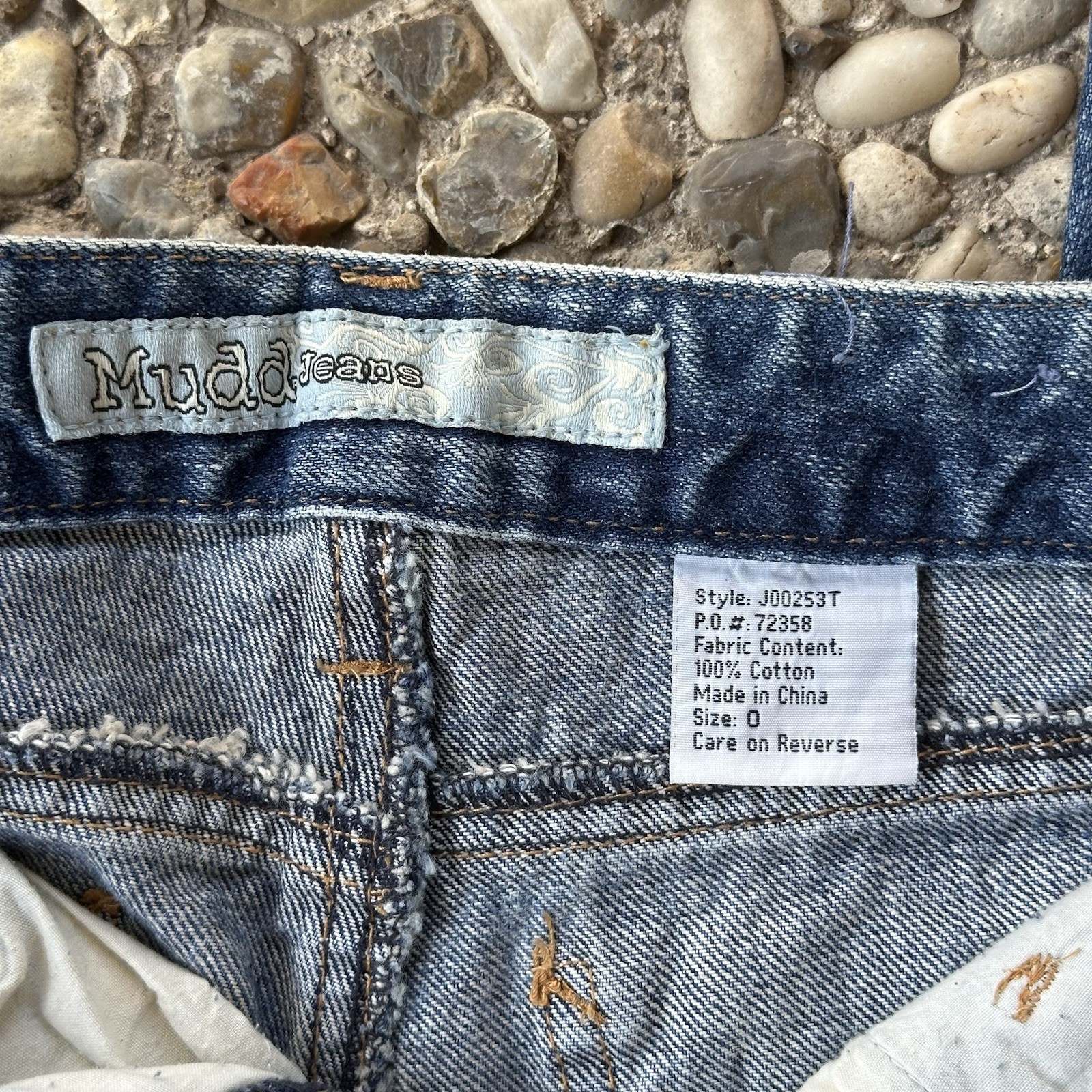 Vintage Y2K Mudd Embellished, Distressed Flare Jeans – size 0