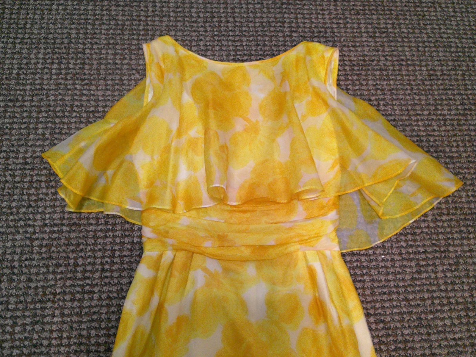 Vtg 60’s Yellow Rose Print Chiffon Wiggle Hourglass Bombshell Cocktail Dress XXS