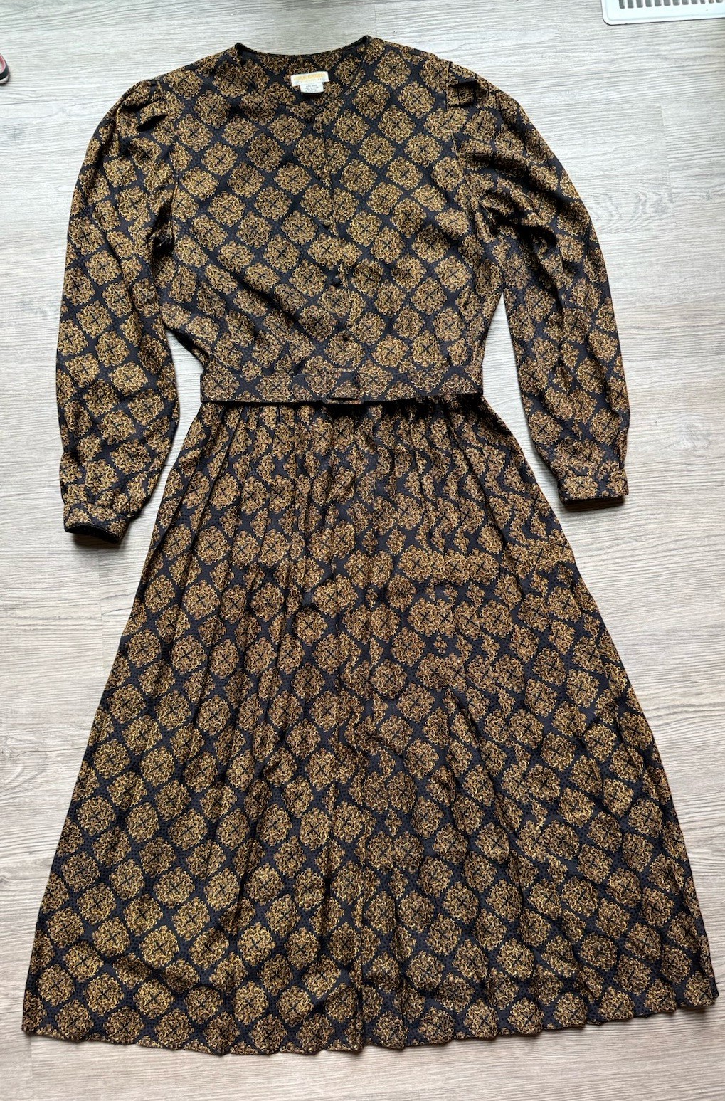 Brooks Brothers Vintage 80s Silk Belted Pleated Diamond Baroque Black Gold