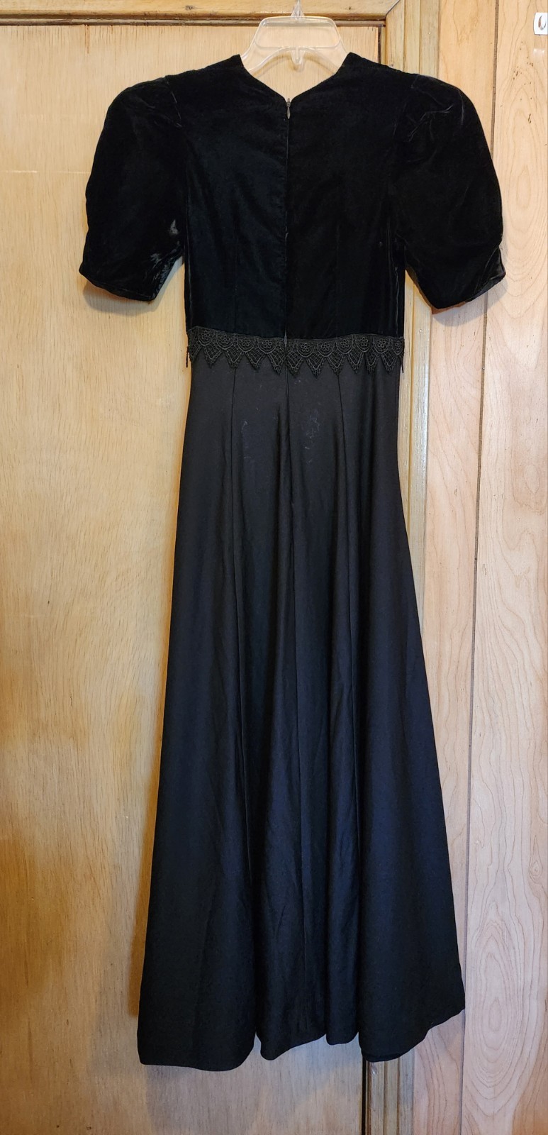 Vtg Southeastern Opera Dress Size 0 Black Velvet Crepe Skirt Lace A-line Maxi