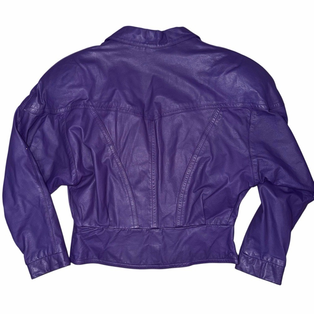 Vintage 80s Pelle Cuir purple cropped 100% leather jacket. Size small