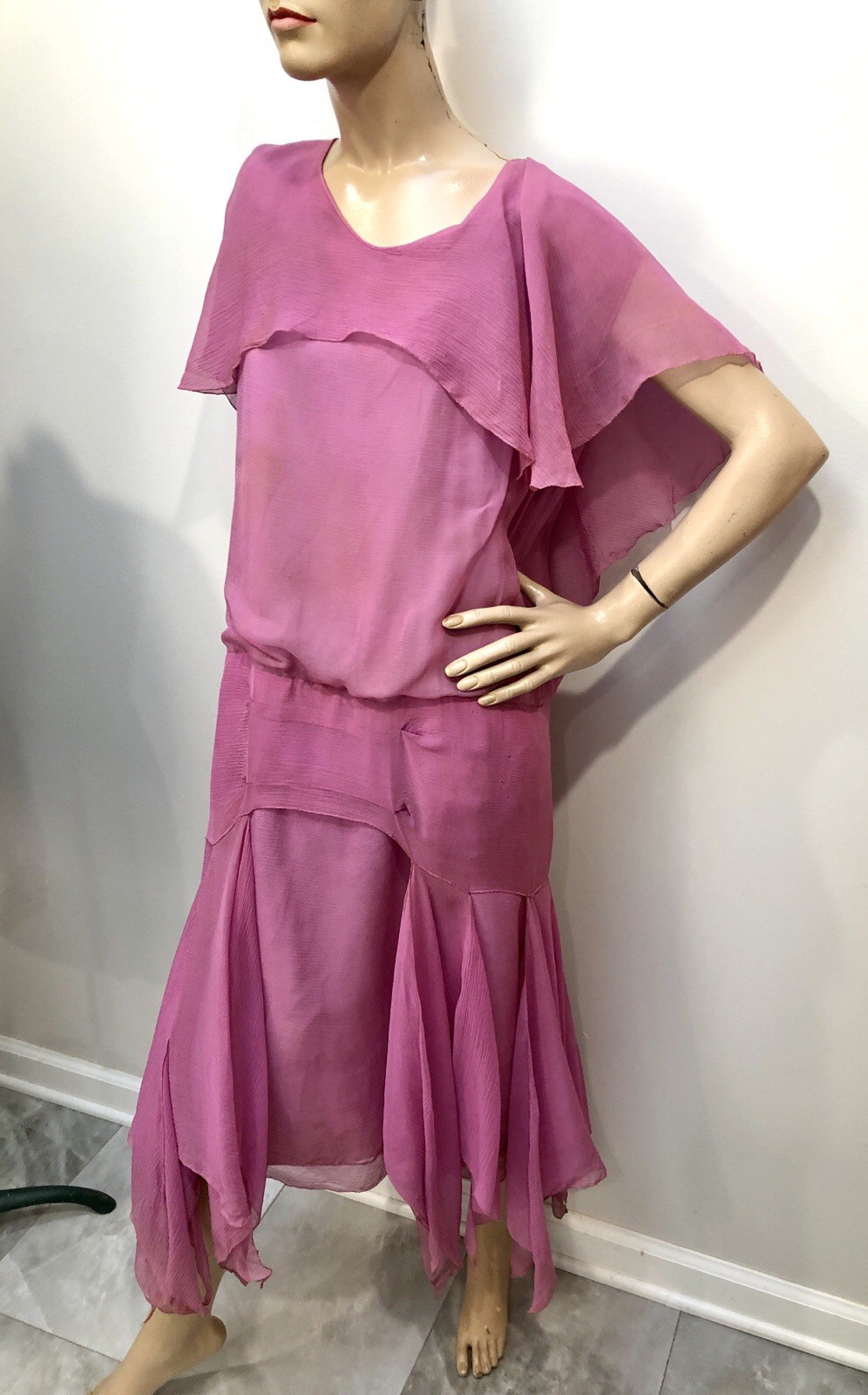 VTG 1920s ORCHID PINK SILK CREPE Great Gatsby Flapper Dress HANDKERCHIEF Hem