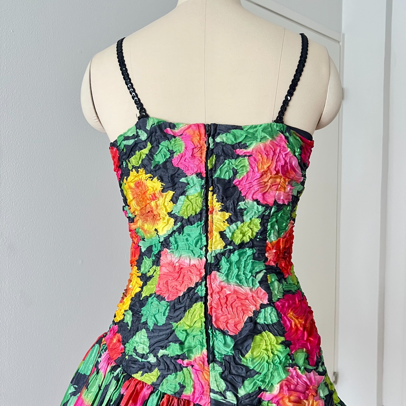 1980s Floral Taffeta Cocktail Party Dress Tiered Spaghetti Straps Prom Evening