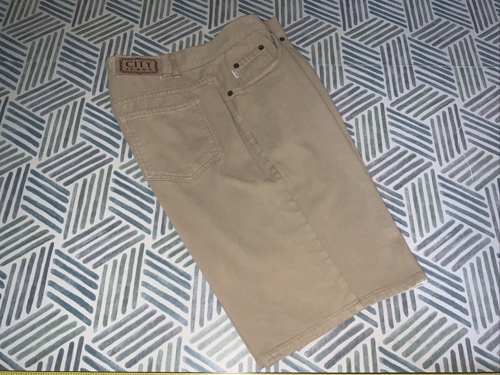 Vintage City Jeans Womens Denim Beige Shorts Sz 12 Ins 9 1/2″ High Waist Pockets