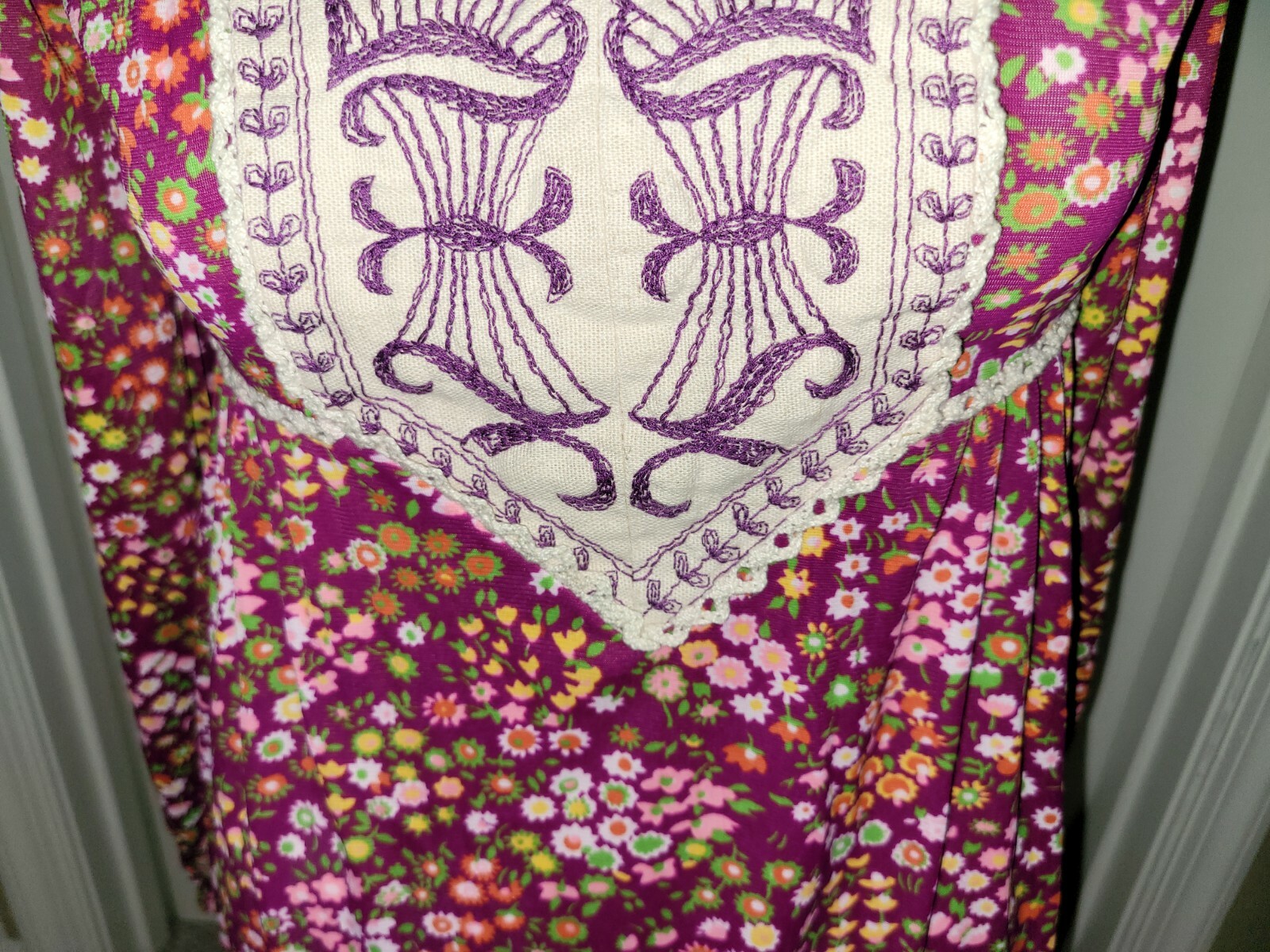 Vtg. 60s 70s floral Long Sleeve Mod Dress Trim Boho Small XS embroidered WOW!