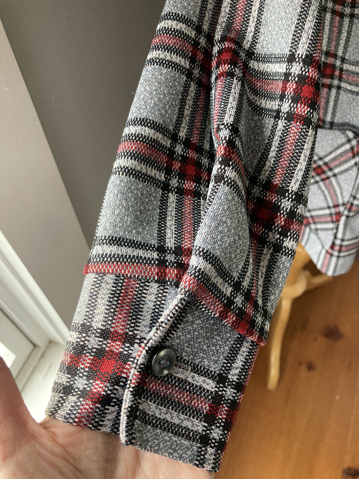 18 Gray Red Plaid Lightweight Barn Jacket Vintage 70s Shirt Stretch knit Top