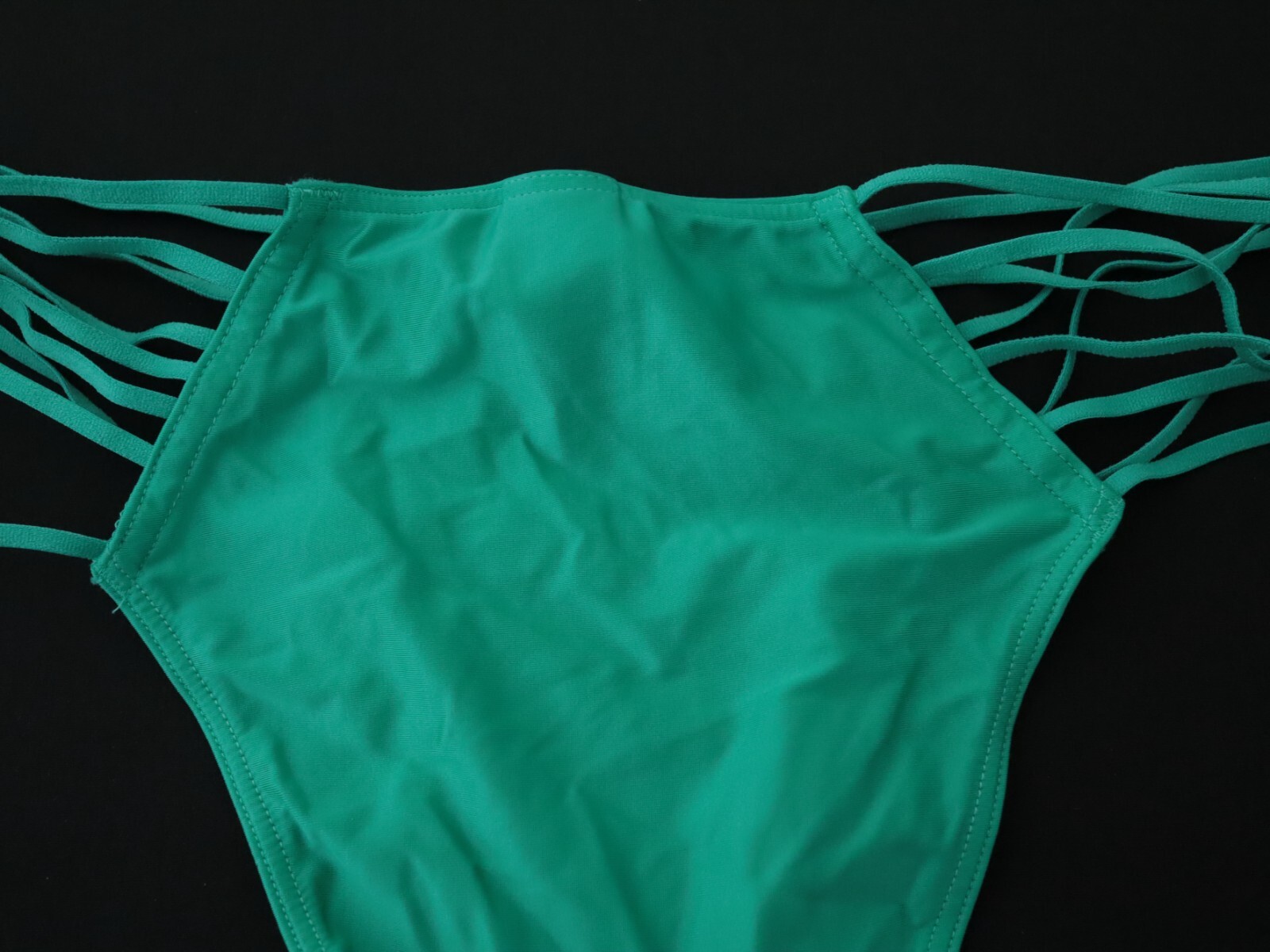 Vintage Victoria’s Secret 2014 Strappy Cheekini Bikini Panties Size MEDIUM