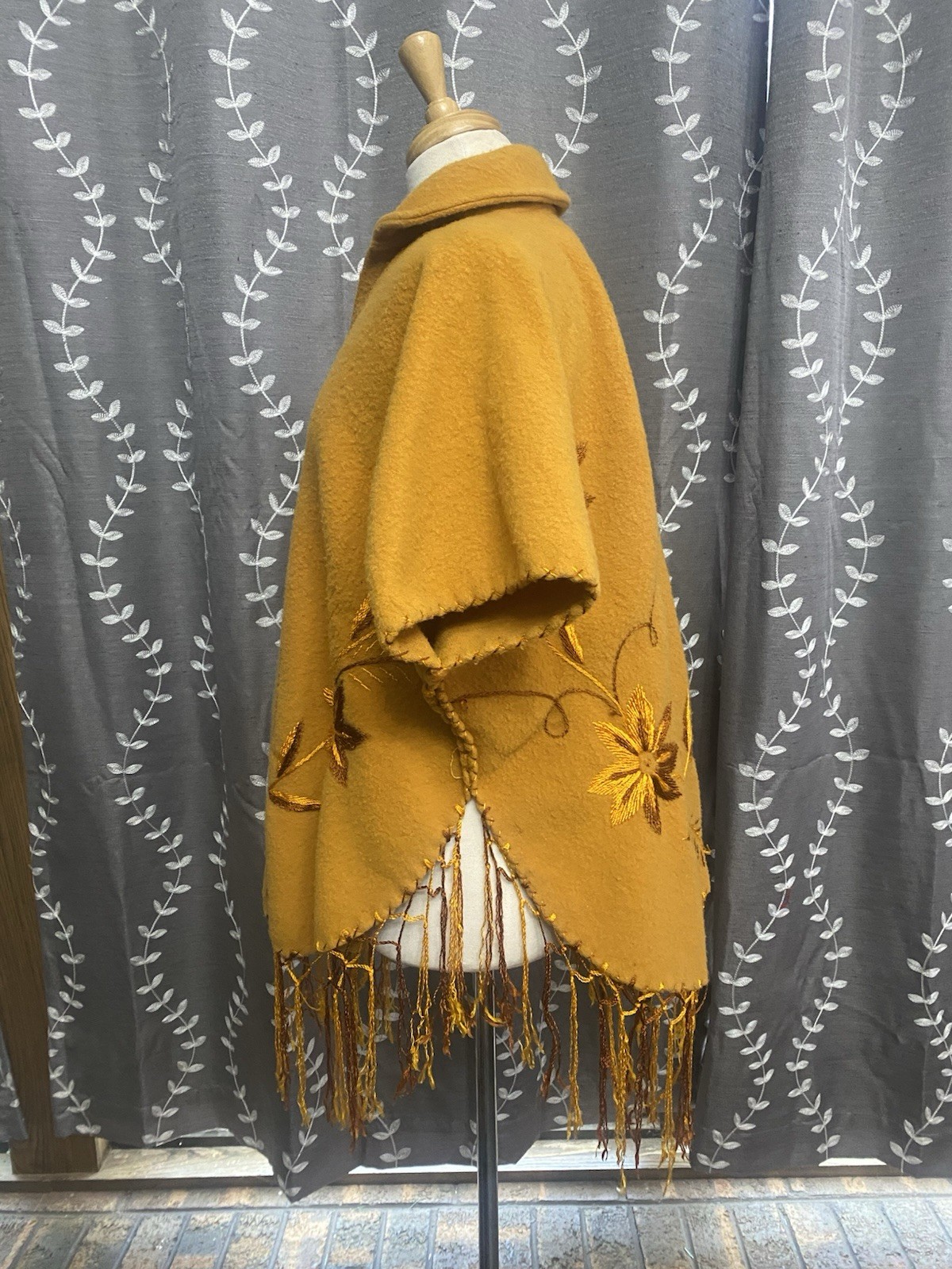 Vintage 60s Fringe Embroidered Wool Poncho Cape Flowers Yellow Women’s OSFM
