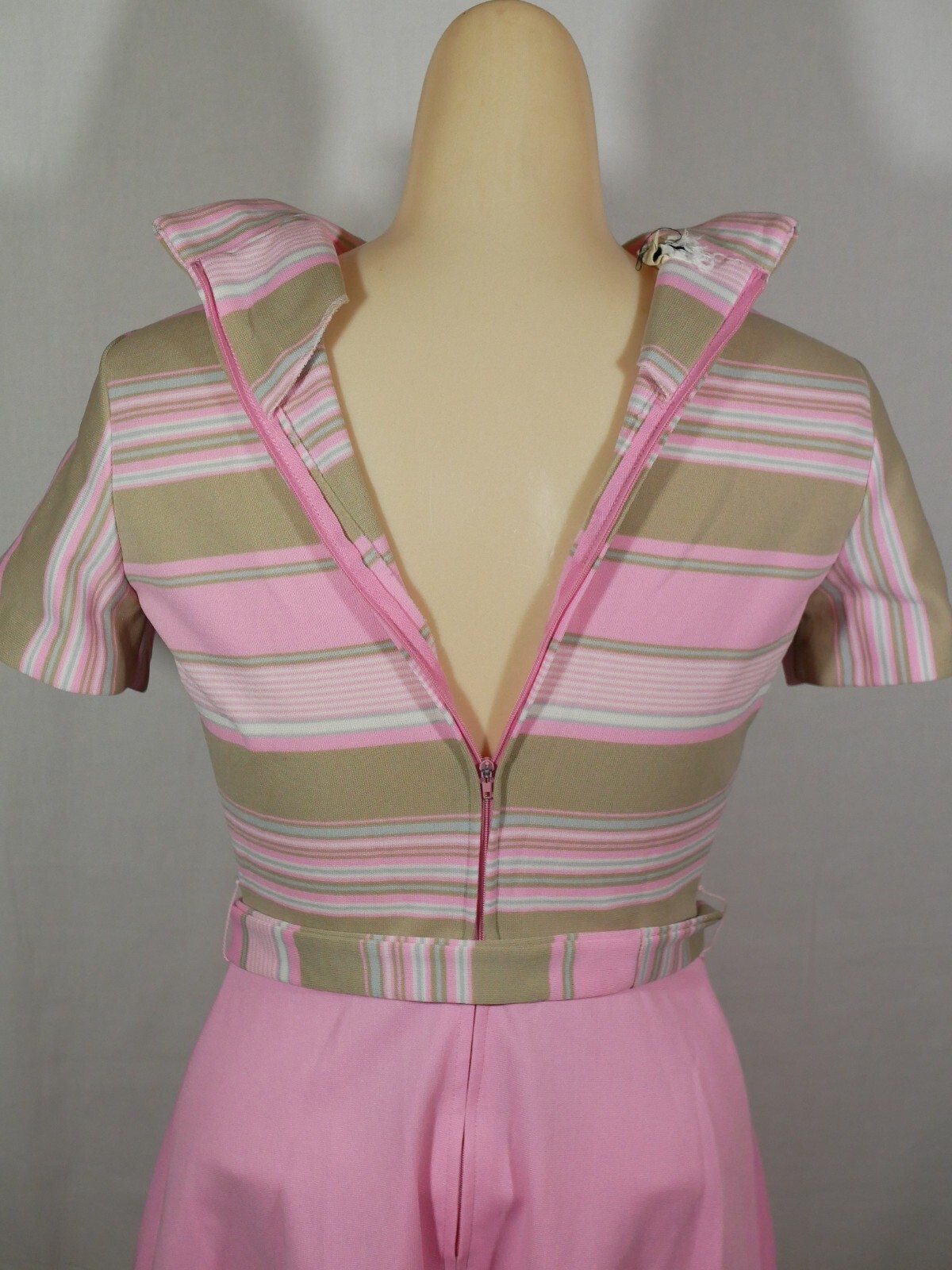 Vtg 60s C. M. Courtney Pink Green Geometric Stripes Dress Mod GoGo Sz 7/8 Belt
