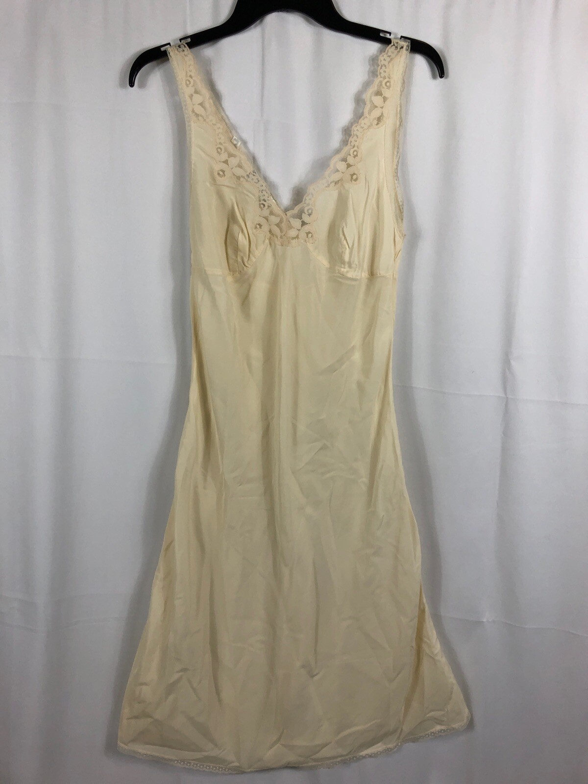 VTG Lady Lynne Beige Full Slip Wide Strap Lace Trim Unsized