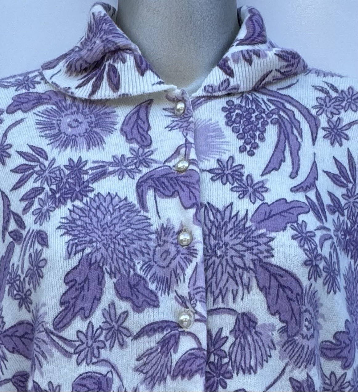 Vintage 1950s Purple Floral Cardigan Pearl Buttons EVC
