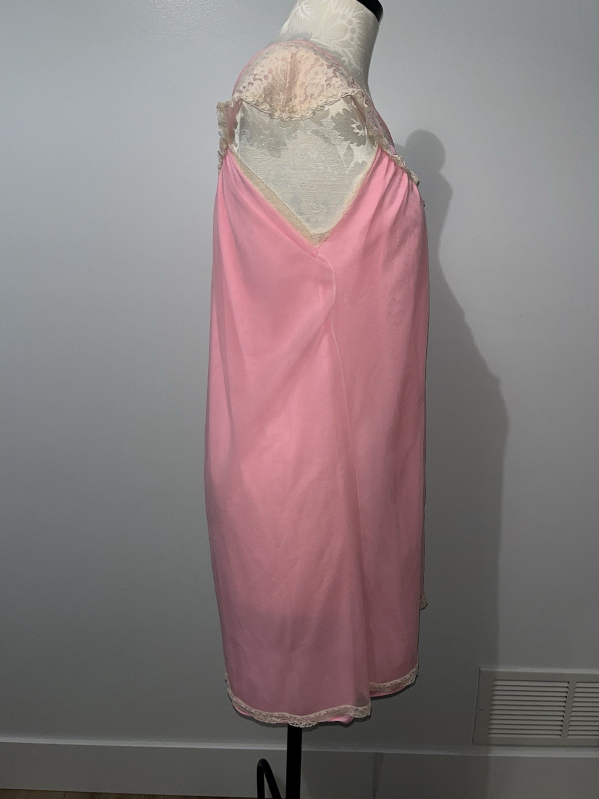 Vintage Avian Peignoir Pink Chiffon Lace V Neckline Negligee Nightgown Babydoll