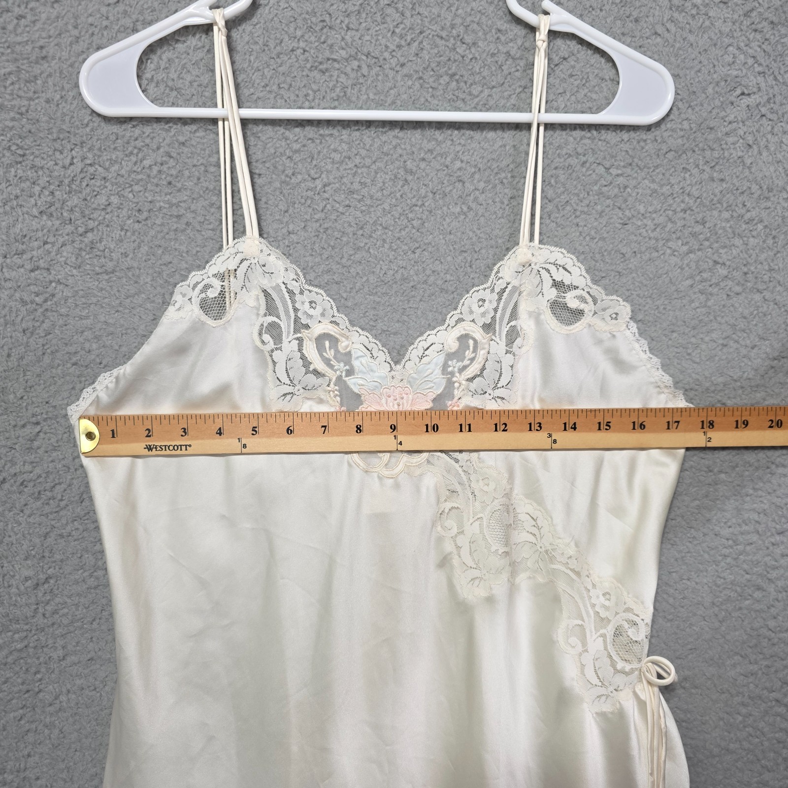 Vintage Sara Beth Nightgown Embroidered Floral Appliqué Lace Beaded Trim M/L
