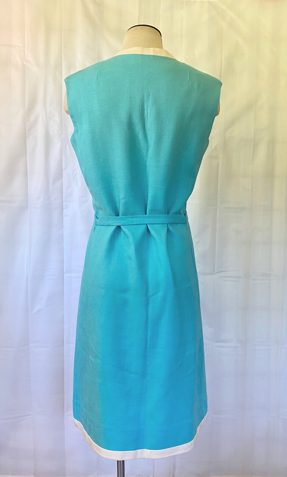 Vintage 1960 Linen Dress by McMullen White Turquoise Blue 37 Bust Sleeveless M L
