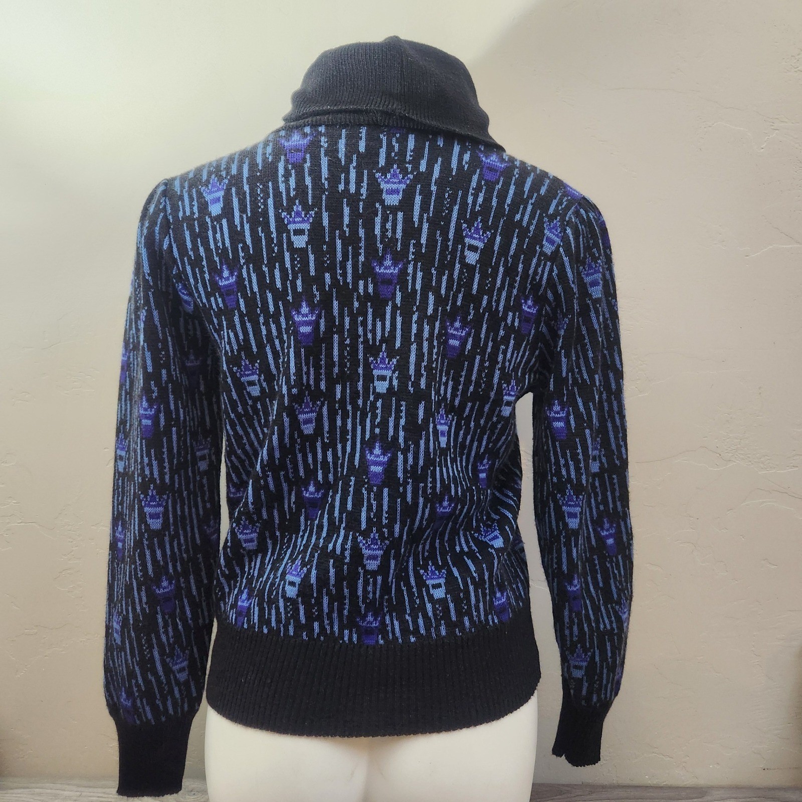 Vintage Gail B Black Blue Swewter Size S Potted Plant Crown Turtleneck Retro