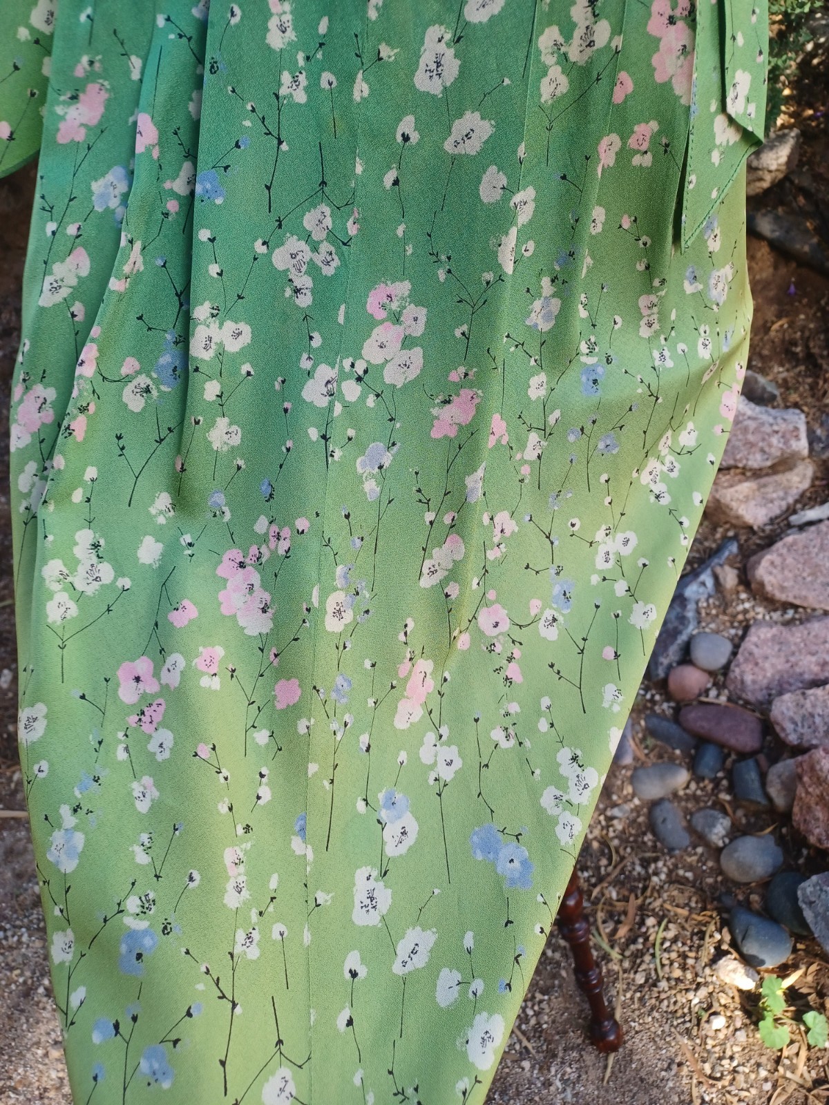 Vintage Mid-century/ 1950s Spring Green Floral Tafetta Dress with Pussybow Neck