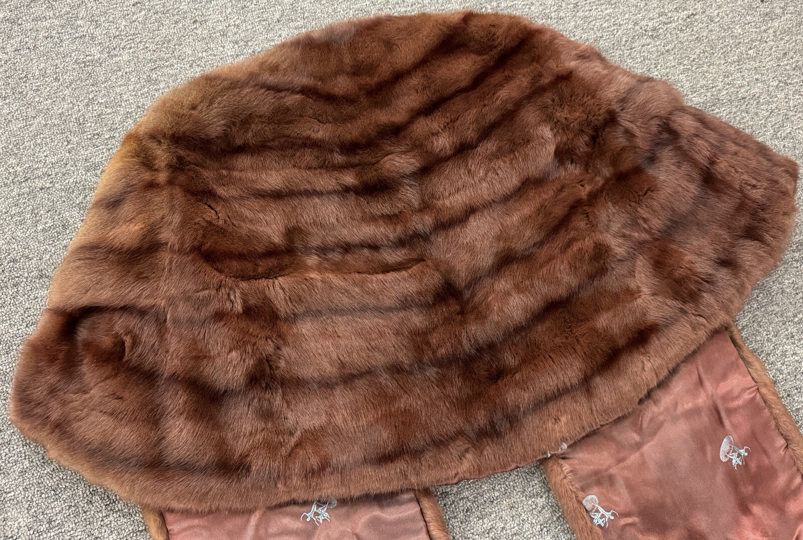Kaufmans Furs Louisville KY Brown Mink Fisher Fur 16″ Shoulder Shrug Stole Wrap