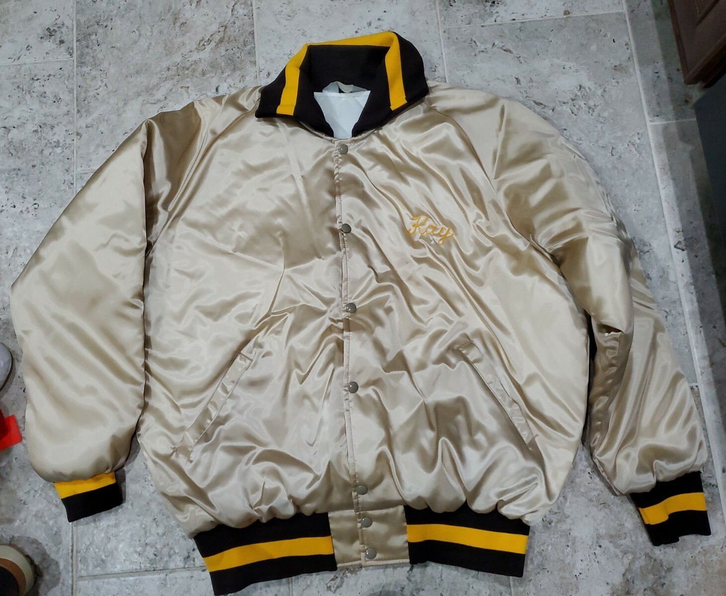 AWESOME VINTAGE LEADER SPORTSWEAR GOLD SATIN JACKET WOMEN’S SIZE 2XL