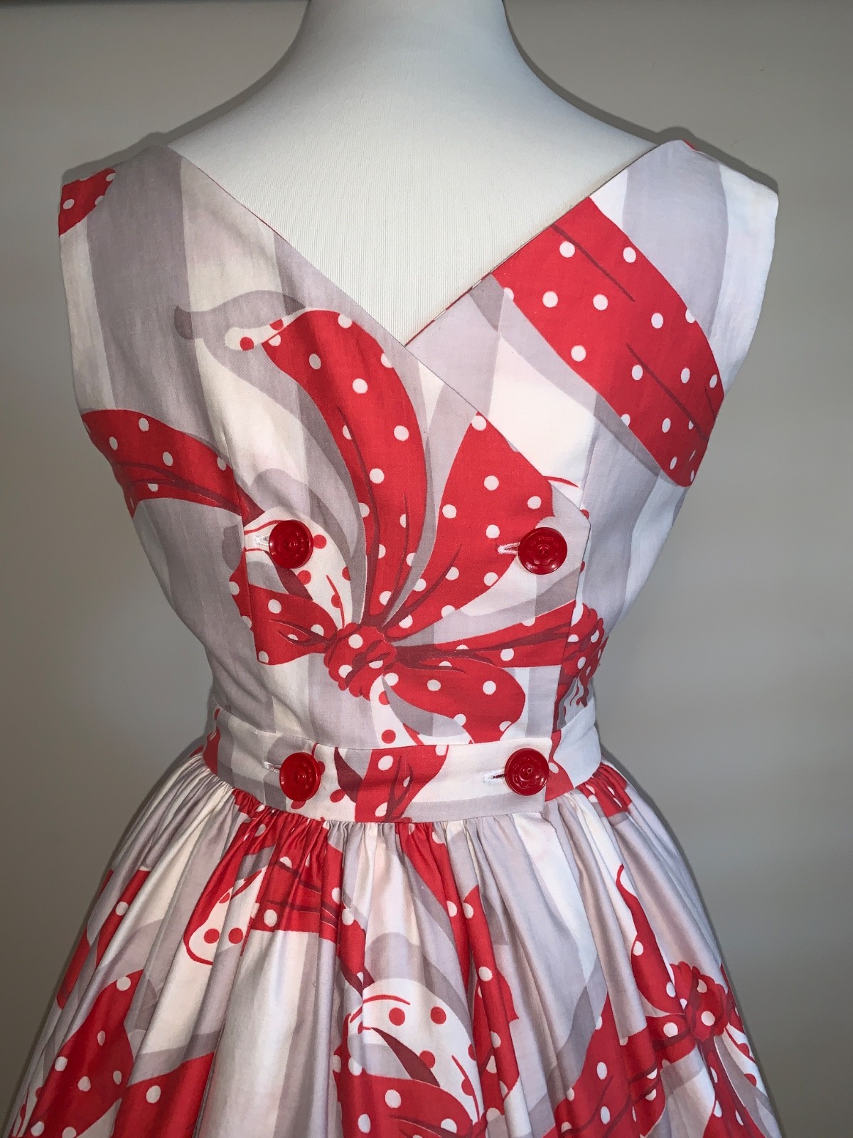 1950-60s Vintage/Retro Rockabilly Full Skirt Wrap Dress w/Pockets — Great Look!