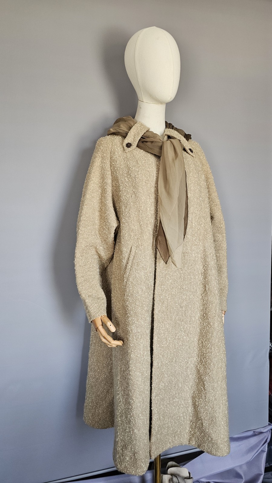 Vintage Higgins Hudson’s Woodward Shops Boucle Coat Womens Beige Swing Coat…