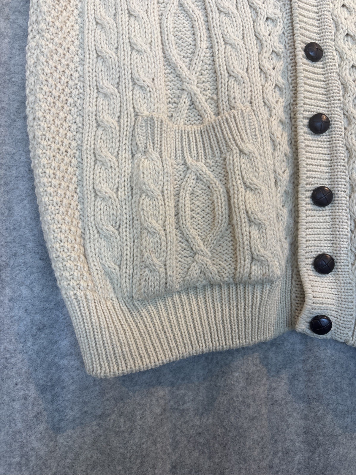 Vintage QUILL’S WOOLEN MARKET IRELAND HAND KNIT Grunge Vest Size XL Buttons